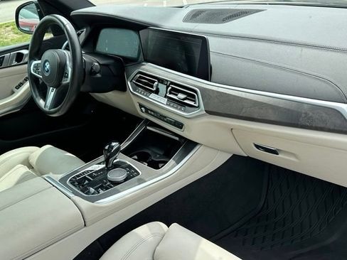 Used 2022 BMW X5 xDrive45e w/ M Sport Package AWD/4WD image 10