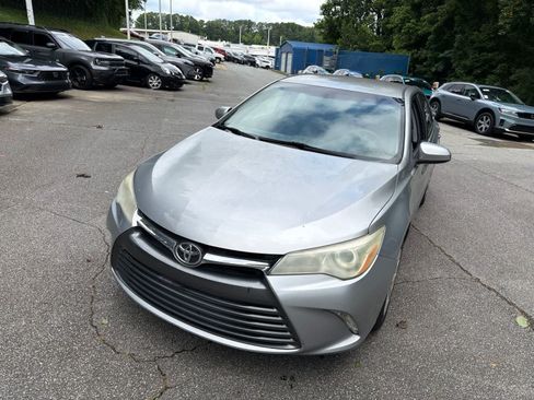Used 2015 Toyota Camry LE FWD image 4