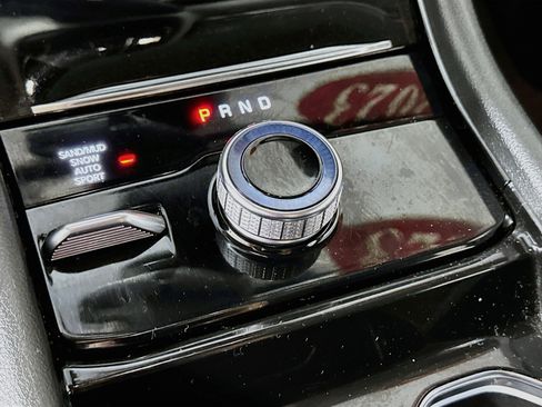 Used 2023 Jeep Grand Cherokee Limited w/ Black Appearance Package image 18