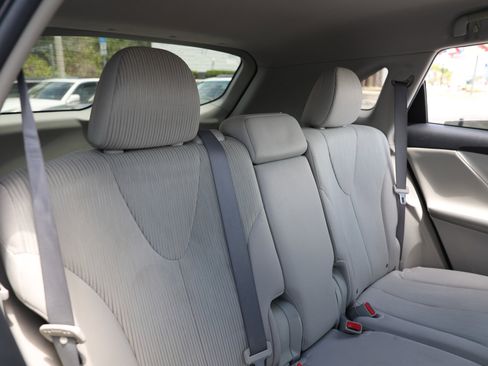 Used 2011 Toyota Venza FWD image 18