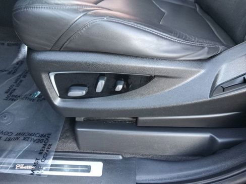 Used 2020 Cadillac Escalade Luxury w/ LPO, Radiant Package image 11