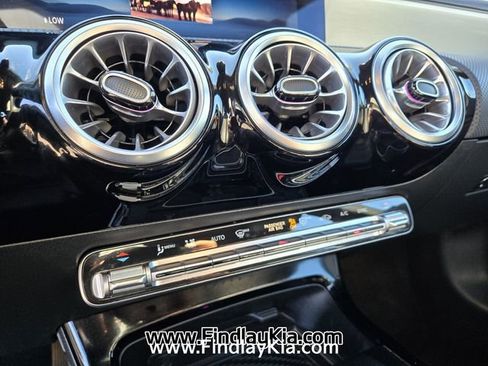 Used 2025 Mercedes-Benz CLA 250 image 25