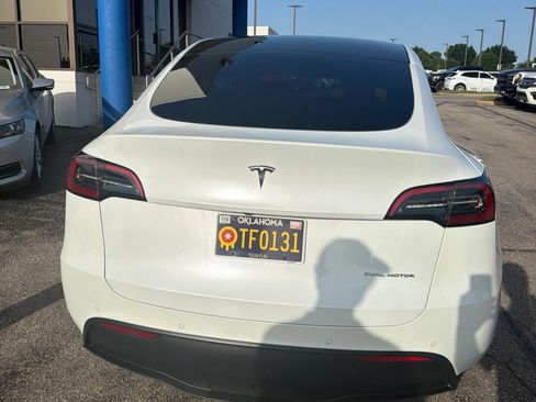 Used 2022 Tesla Model Y Long Range AWD/4WD image 4