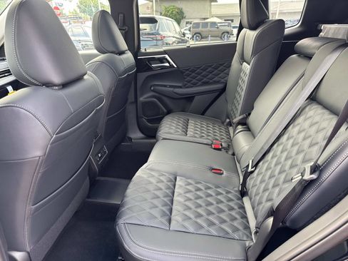 New 2025 Mitsubishi Outlander SEL image 14