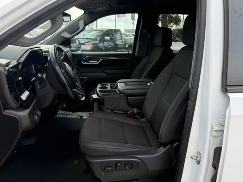 Used 2024 Chevrolet Silverado 1500 LT RWD image 15