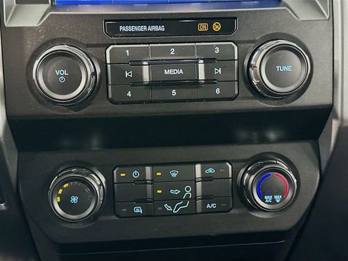 Certified 2022 Ford F250 XLT w/ Black Appearance Package image 16