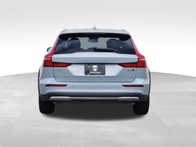 Certified 2025 Volvo V60 B5 Cross Country Ultra AWD/4WD image 7