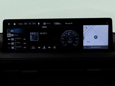 Used 2025 Genesis GV70 3.5T Sport w/ Sport Prestige Package image 25