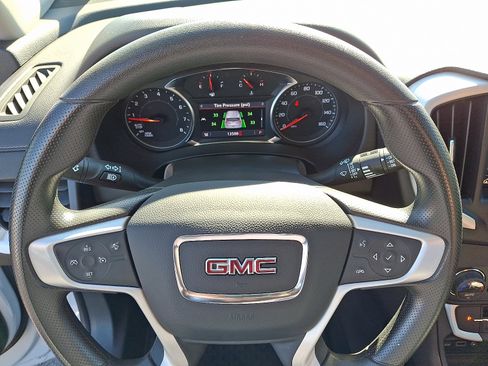 Used 2022 GMC Terrain SLE w/ Driver Convenience Package image 18