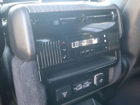 Used 2024 Jeep Wagoneer Series III image 13