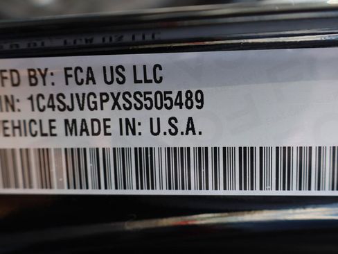 Used 2025 Jeep Grand Wagoneer Series III w/ Rear Seat Video Group 1 AWD/4WD image 23