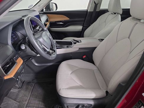 Used 2024 Toyota Grand Highlander Platinum image 27