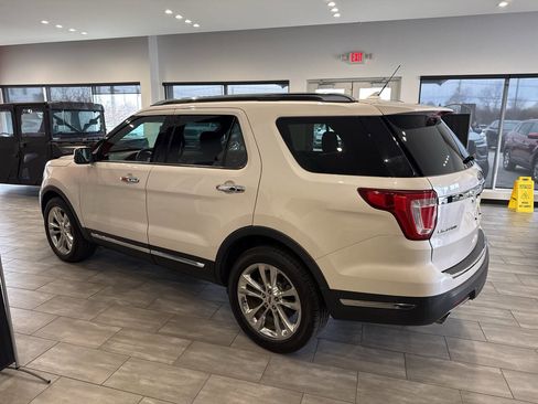 Used 2018 Ford Explorer Limited image 13