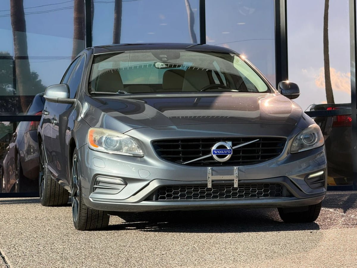 Used 2017 Volvo S60 T5 Dynamic FWD image 18