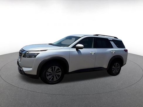 Used 2025 Nissan Pathfinder SV FWD image 6