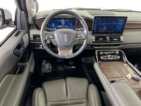 Used 2023 Lincoln Navigator Black Label image 23