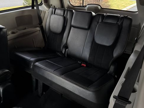 Used 2017 Dodge Grand Caravan SXT image 20