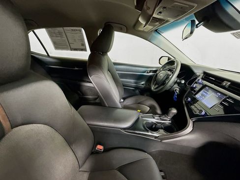 Used 2018 Toyota Camry LE FWD image 25