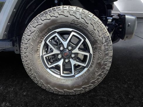 Used 2024 Jeep Gladiator Rubicon w/ Technology Group AWD/4WD image 27