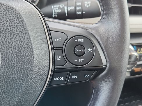 Used 2022 Toyota RAV4 XLE w/ Convenience Package image 19