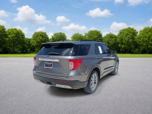 Used 2023 Ford Explorer XLT w/ Equipment Group 202A AWD/4WD image 7