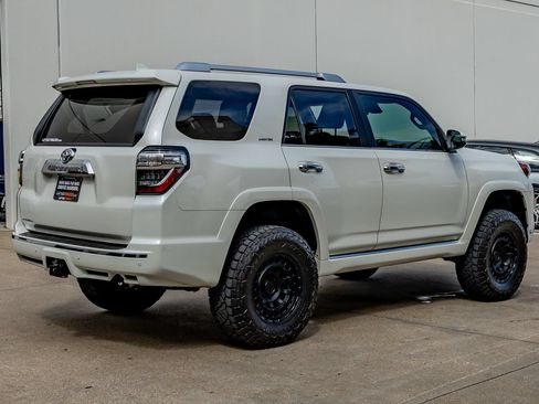 Used 2020 Toyota 4Runner Limited AWD/4WD image 10