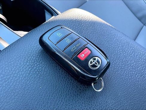 Used 2025 Toyota Camry SE w/ Convenience Package FWD image 34