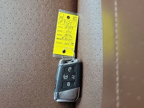 Certified 2023 Volkswagen Atlas SE w/ Black Wheel Package image 36