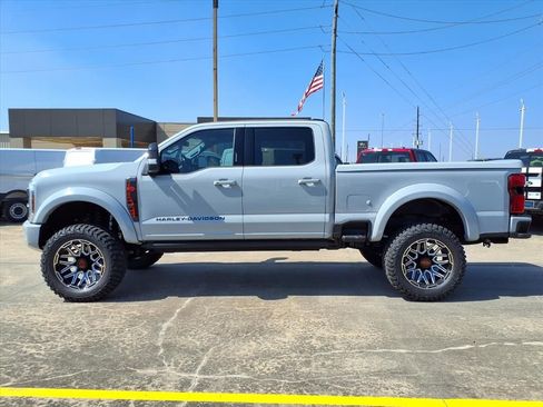 New 2026 Ford F250 Lariat w/ Black Appearance Package image 3