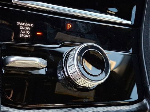 New 2025 Jeep Grand Cherokee Limited image 16