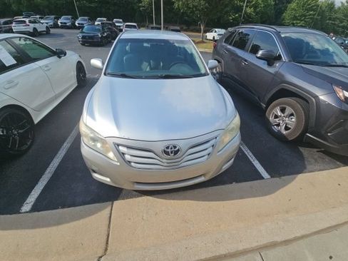 Used 2011 Toyota Camry LE w/ LE Extra-Value Pkg FWD image 5