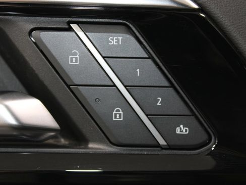 Used 2025 Chevrolet Tahoe LT AWD/4WD image 38