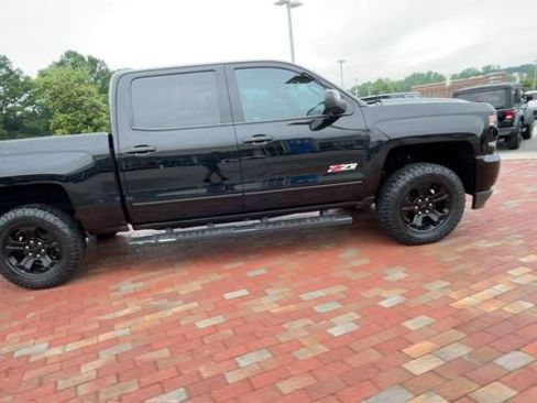 Used 2017 Chevrolet Silverado 1500 LTZ Z71 w/ LTZ Plus Package AWD/4WD image 2