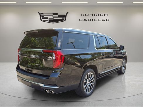 Used 2026 GMC Yukon XL Denali w/ Denali Reserve Package AWD/4WD image 5