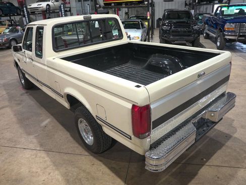 Used 1993 Ford F150 XL AWD/4WD image 16
