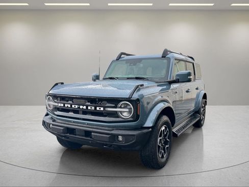 Used 2025 Ford Bronco Outer Banks AWD/4WD image 1