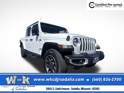 Used 2023 Jeep Gladiator Overland AWD/4WD image 3