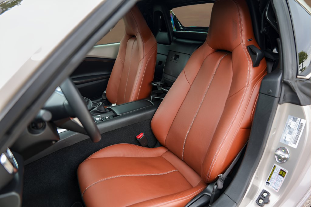 Used 2022 MAZDA MX-5 Miata RF Grand Touring RWD image 7