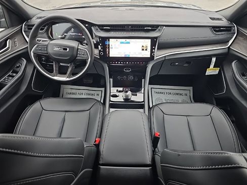 New 2026 Jeep Grand Cherokee L Limited image 24