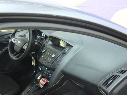 Used 2018 Ford Focus S FWD image 12