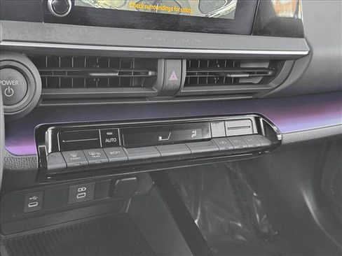 Used 2026 Toyota Prius Plug-In Hybrid image 15