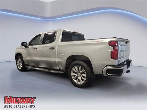 Used 2022 Chevrolet Silverado 1500 Custom image 3
