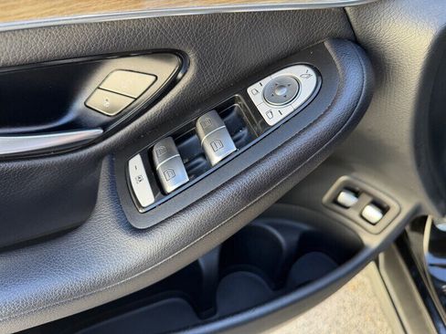 Used 2018 Mercedes-Benz GLC 350e 4MATIC image 20