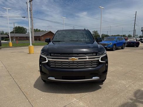 Used 2021 Chevrolet Tahoe High Country w/ Premium Package 2 AWD/4WD image 2