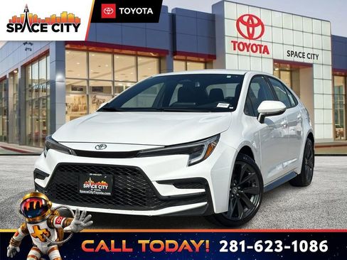 Certified 2025 Toyota Corolla SE FWD image 1