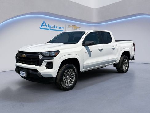 Used 2024 Chevrolet Colorado LT w/ LT Convenience Package AWD/4WD image 1