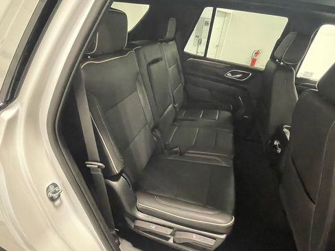 Used 2023 GMC Yukon SLT w/ SLT Premium Package AWD/4WD image 27