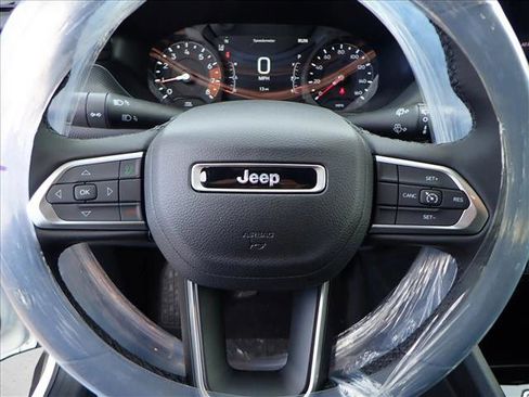 New 2026 Jeep Compass Latitude image 12