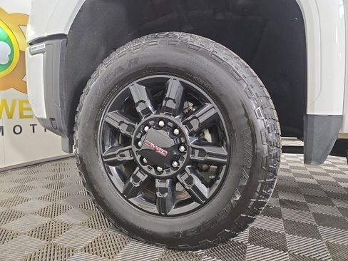 Certified 2025 GMC Sierra 3500 AT4 w/ Technology Package image 32