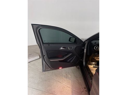 Used 2018 Mercedes-Benz GLA 250 4MATIC image 9